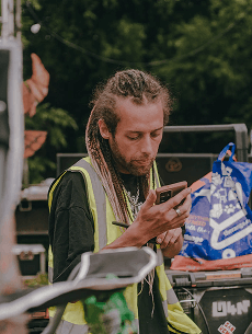 Volunteer checking in